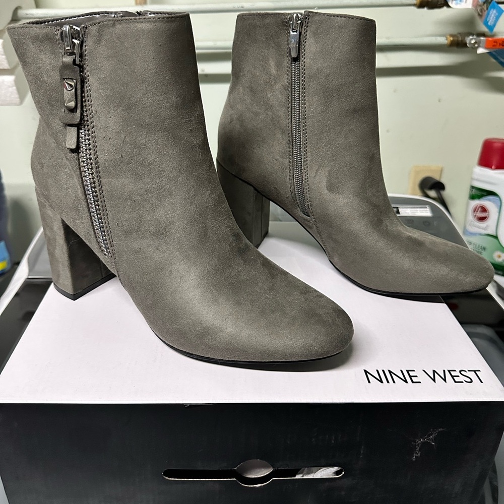 Nine West Trike2 Booties